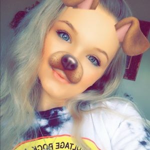 Meet your Posher, Chloe